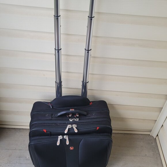 Swissgear Black Red Rolling Briefcase Padded Laptop Pocket 17 Inches - Picture 16 of 16